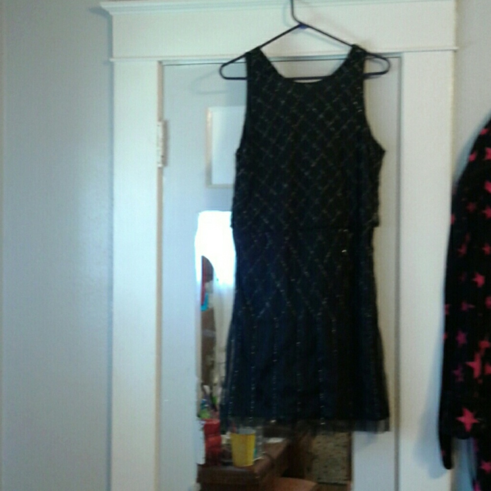 Dress - Picture 4 of 6